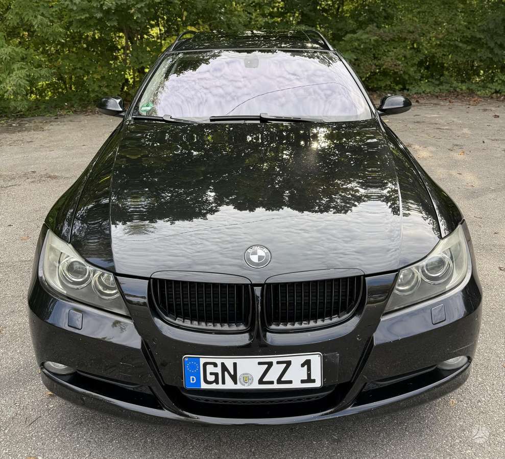 BMW 320 2007 — вигляд ззаду