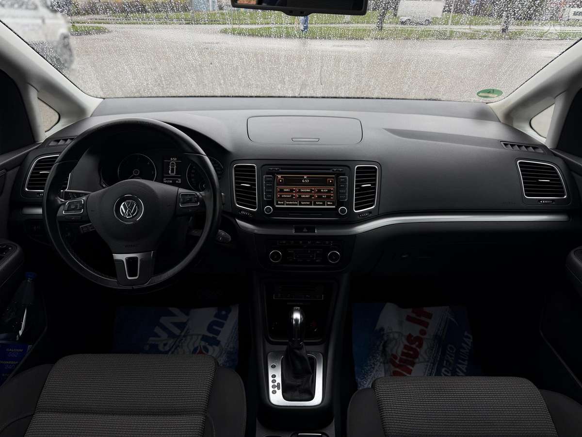 Volkswagen Sharan 2010 — photo 19