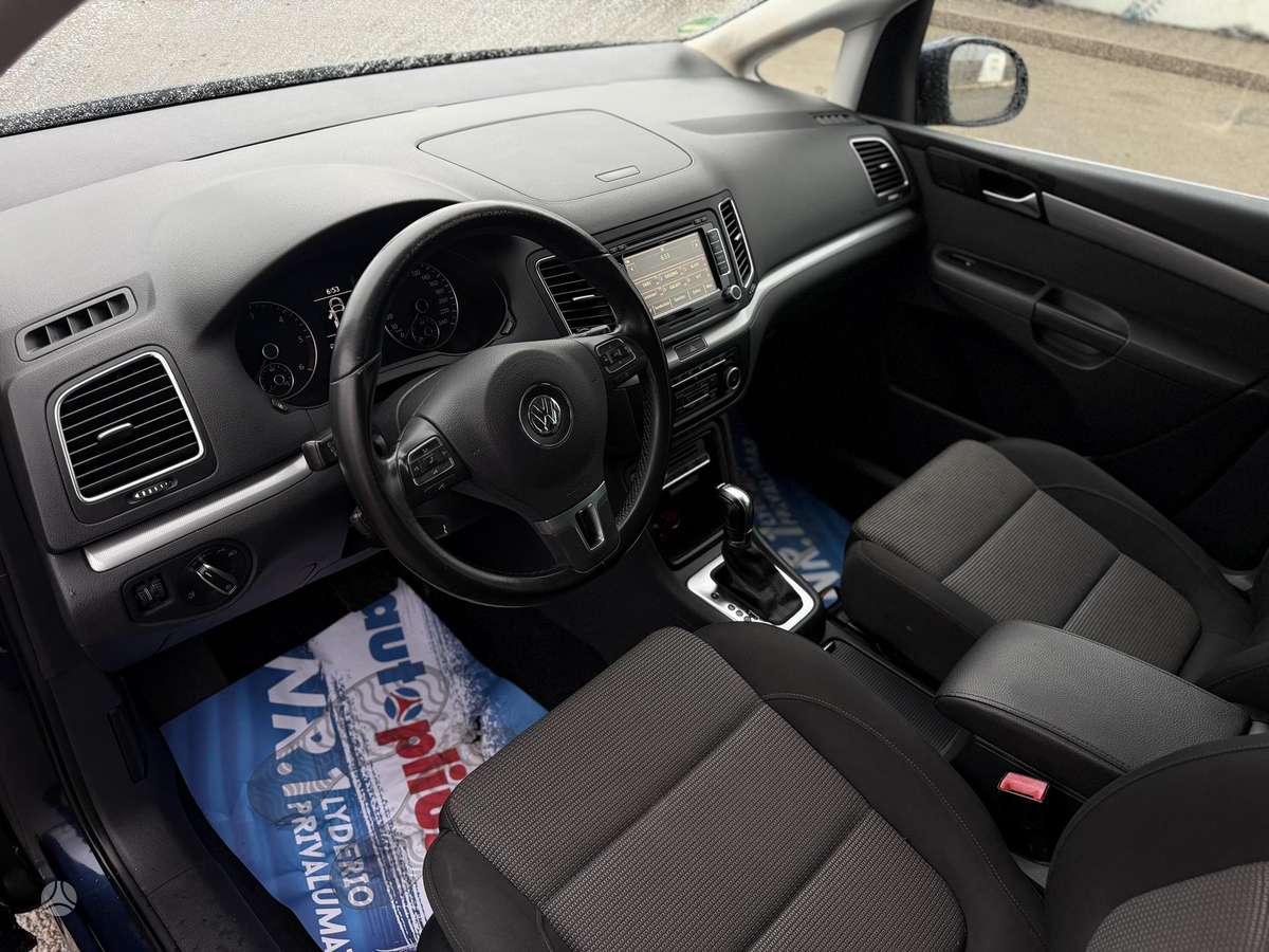 Volkswagen Sharan 2010 — photo 20