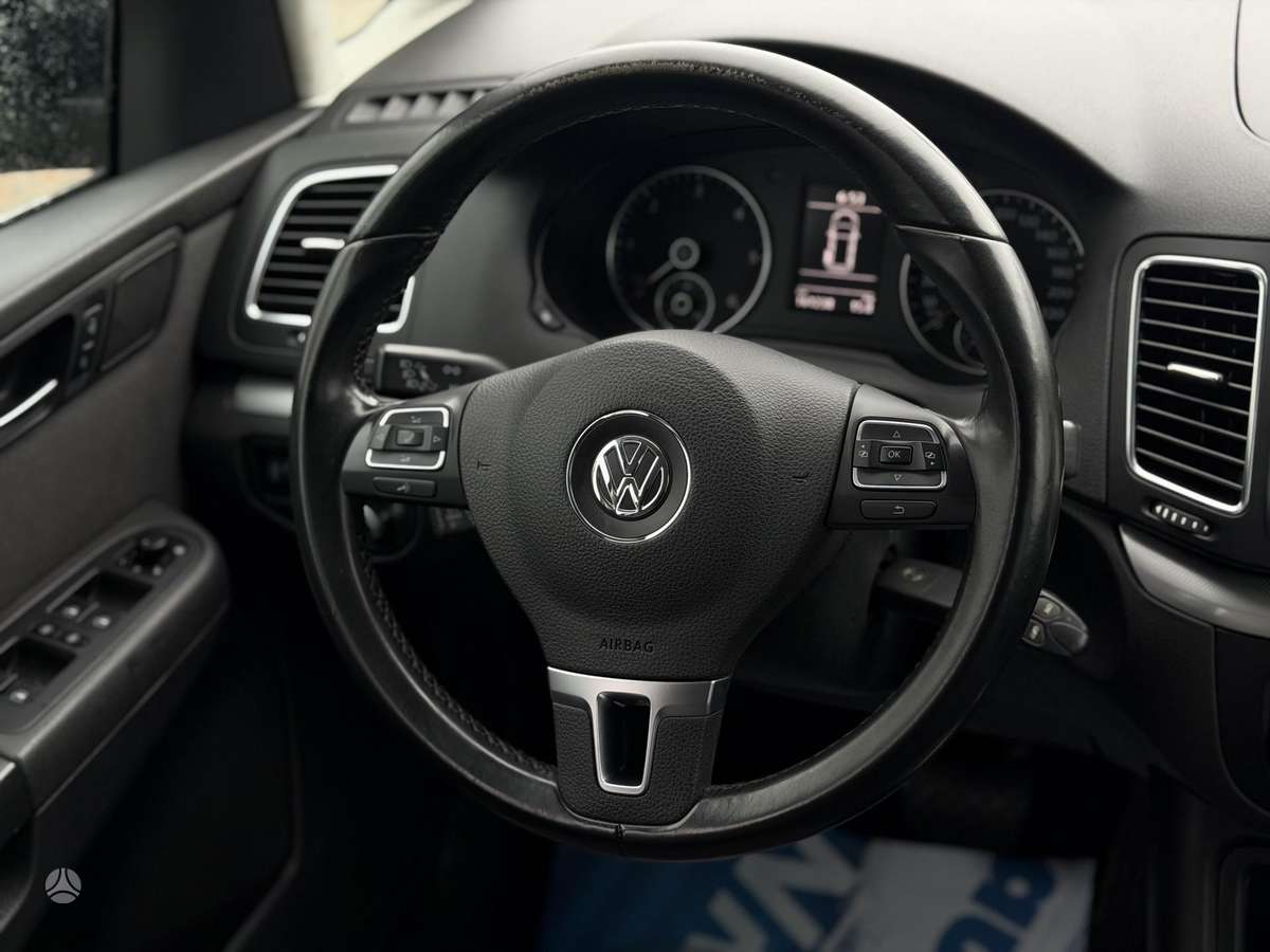 Volkswagen Sharan 2010 — photo 21