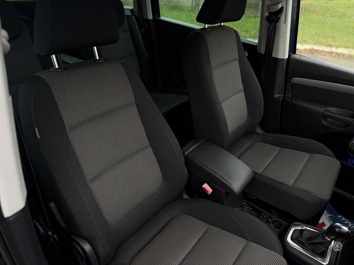 Volkswagen Sharan 2010 — photo 22