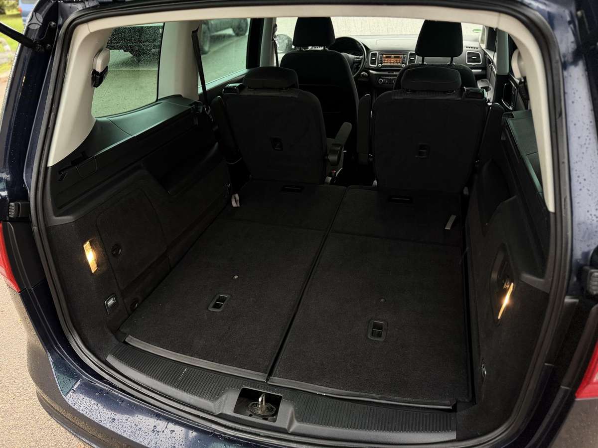 Volkswagen Sharan 2010 — photo 26