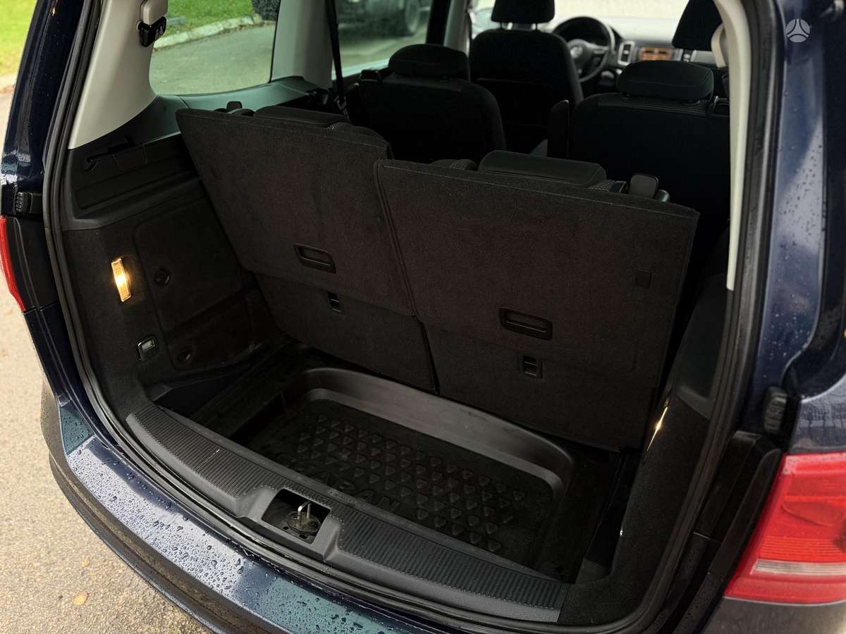 Volkswagen Sharan 2010 — photo 28