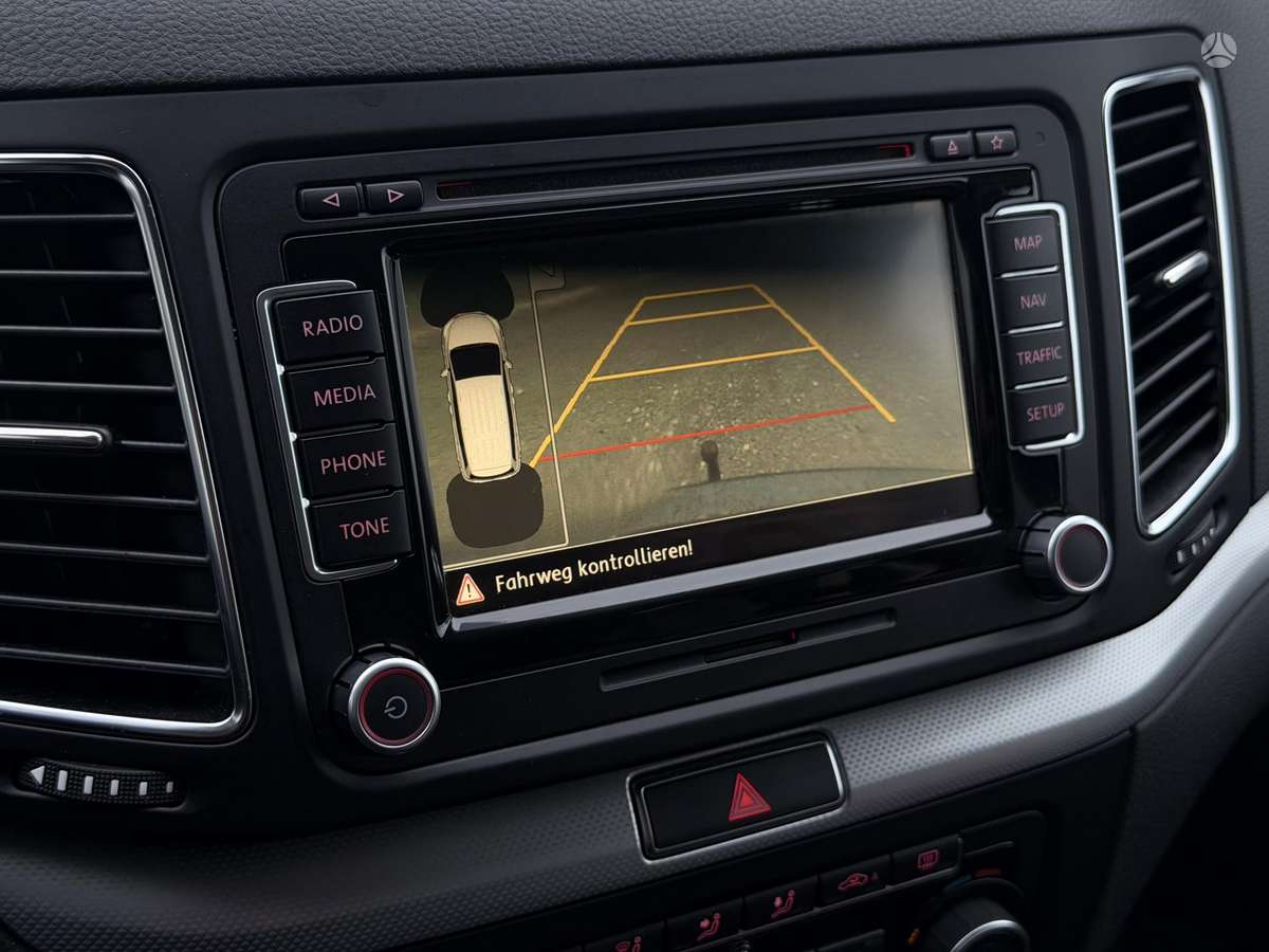 Volkswagen Sharan 2010 — photo 35