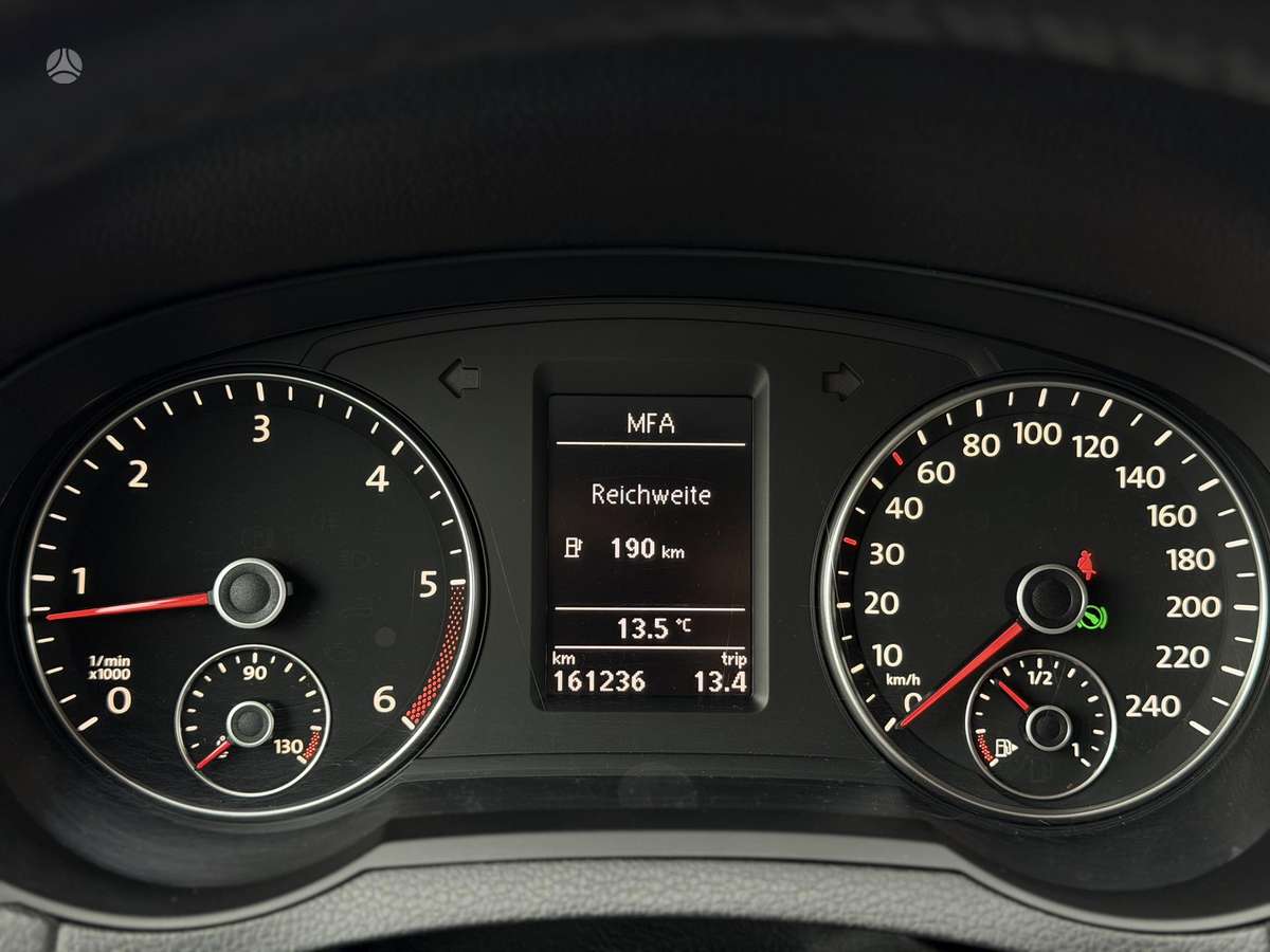 Volkswagen Sharan 2010 — photo 39