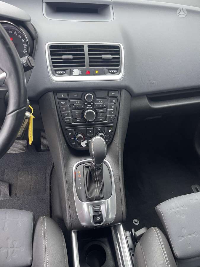Opel Meriva 2011 — photo 10