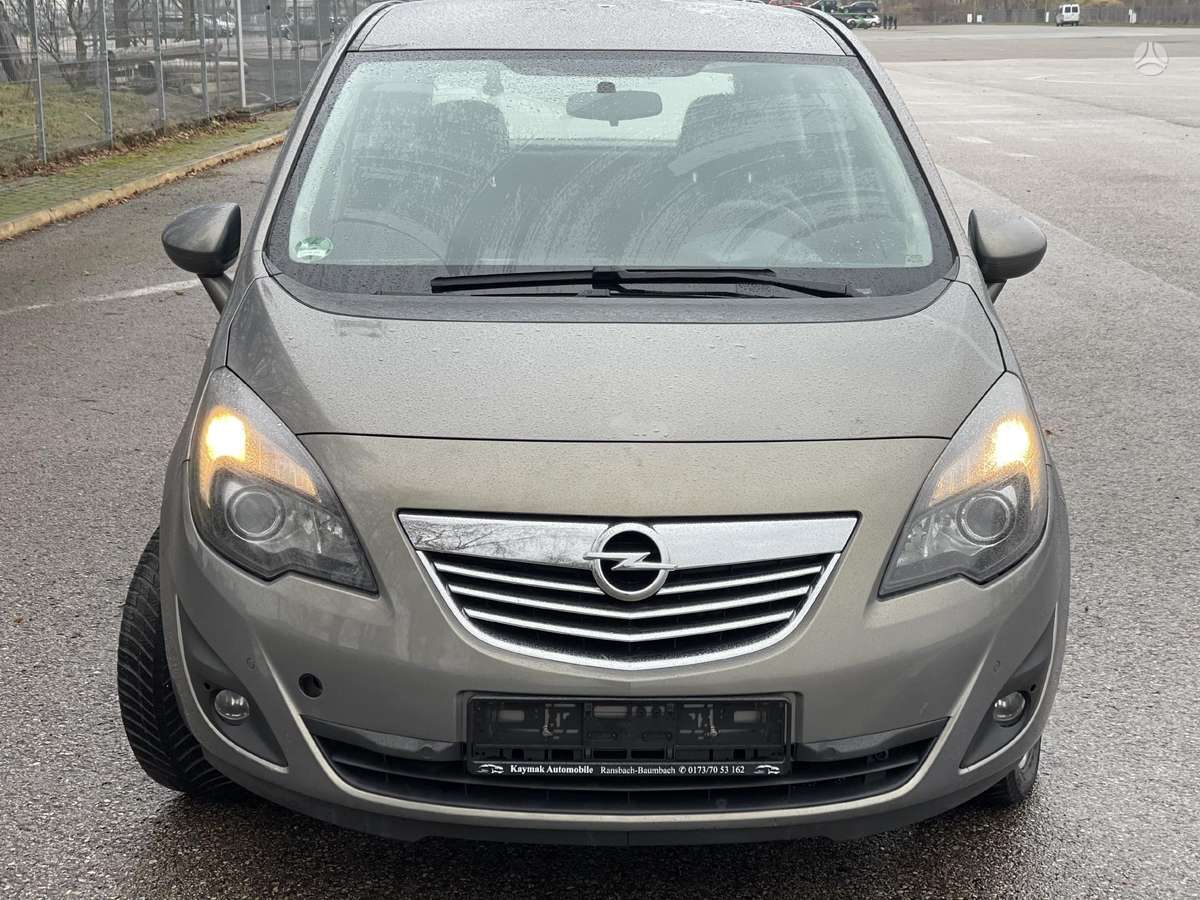 Opel Meriva 2011 — photo 11