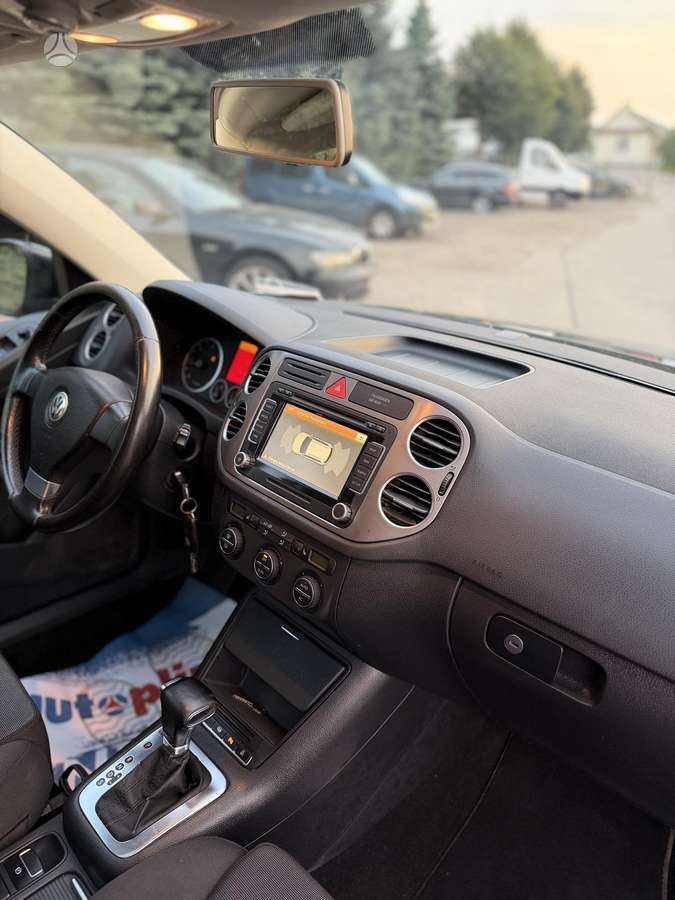 Volkswagen Tiguan 2009 — photo 11