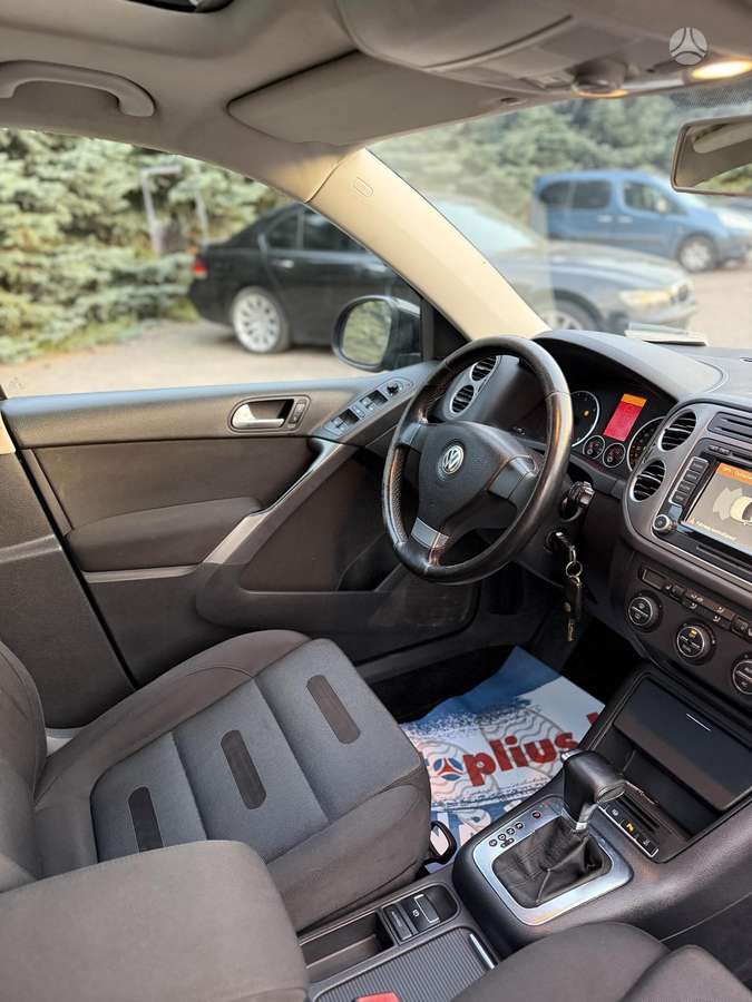Volkswagen Tiguan 2009 — photo 12