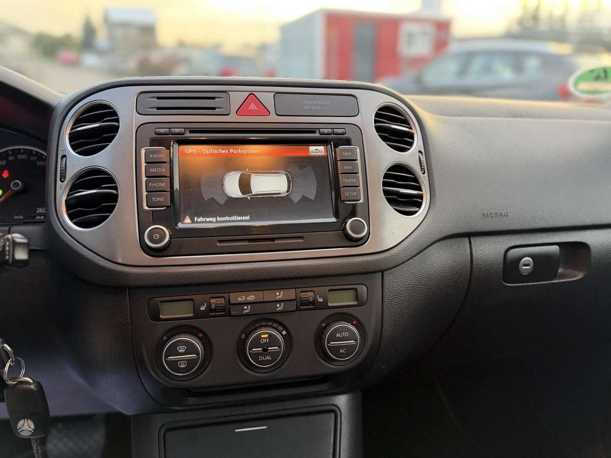 Volkswagen Tiguan 2009 — photo 14