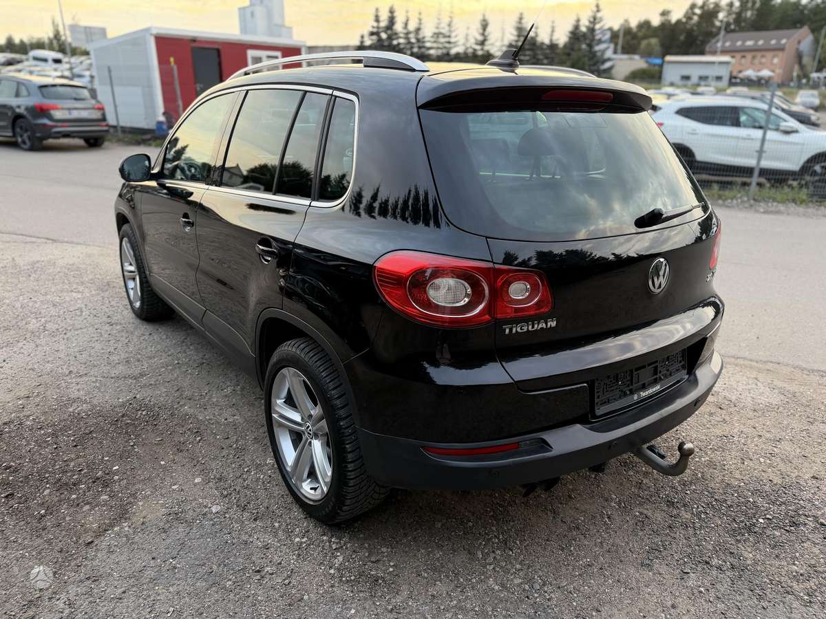 Volkswagen Tiguan 2009 — engine 2000 cm³, 140 HP (103kW)