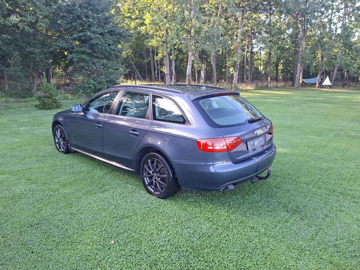 Audi A4 2011 — rear view