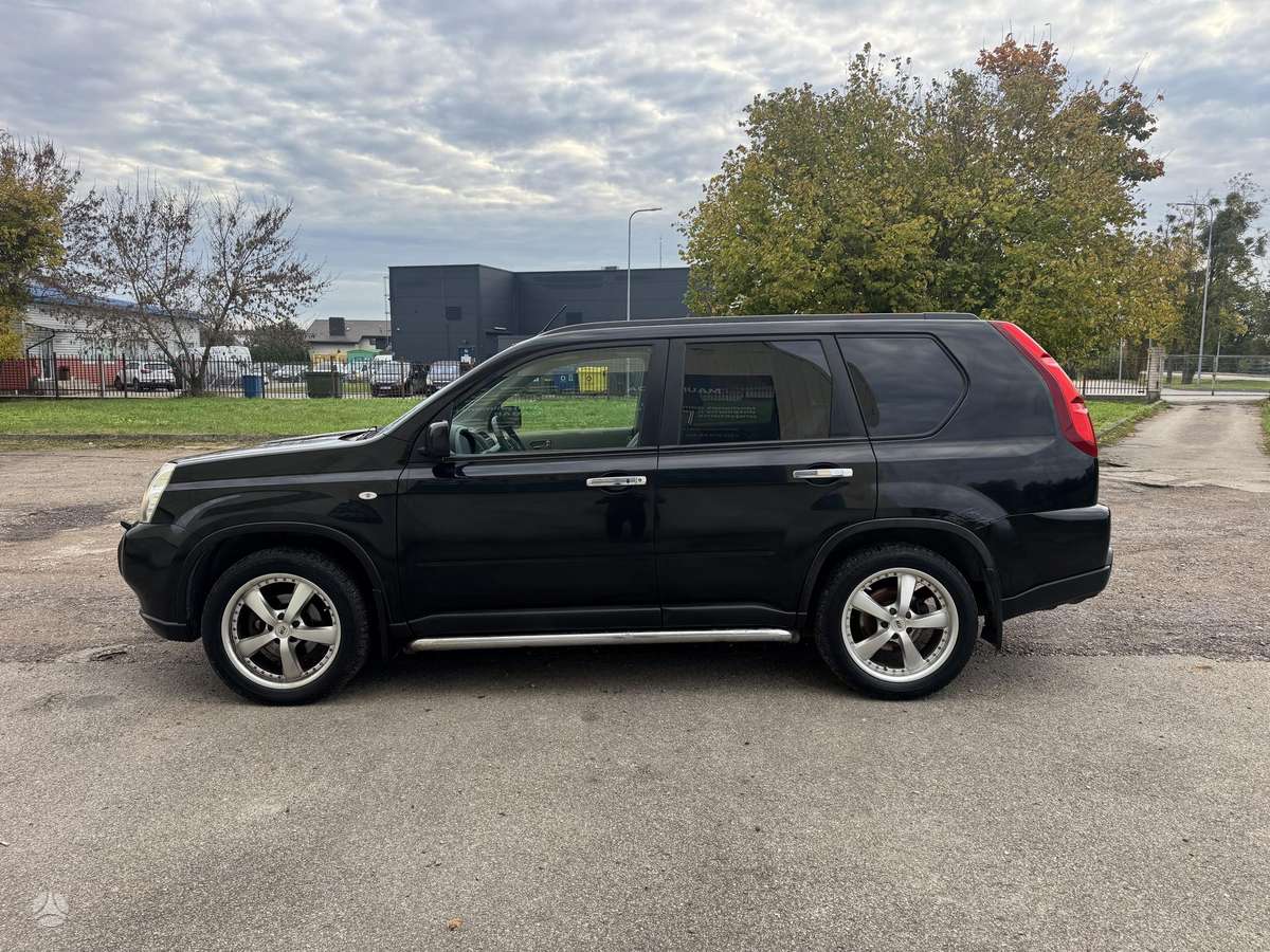 Nissan X-Trail 2008 — салон
