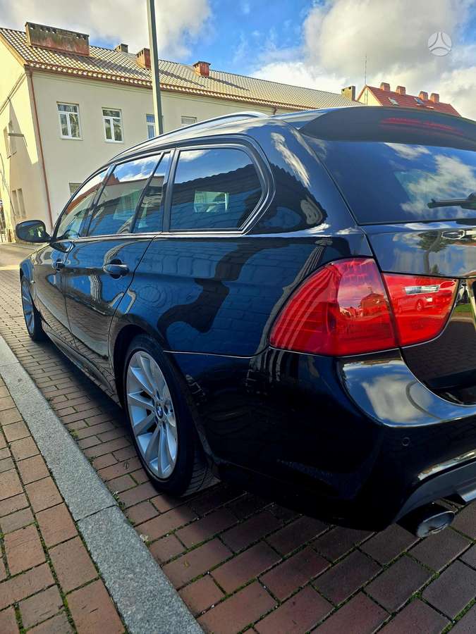 BMW 320 2011 — photo 11