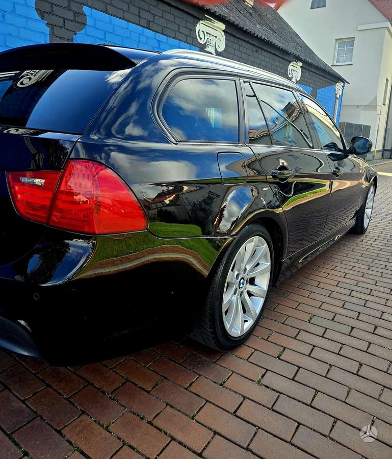 BMW 320 2011 — photo 12