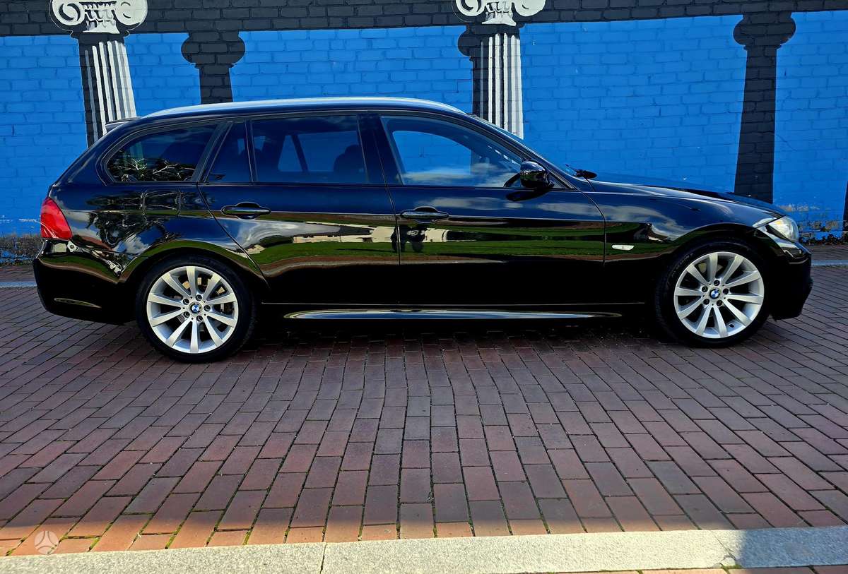 BMW 320 2011 — engine 1998 cm³, 184 HP (135kW)