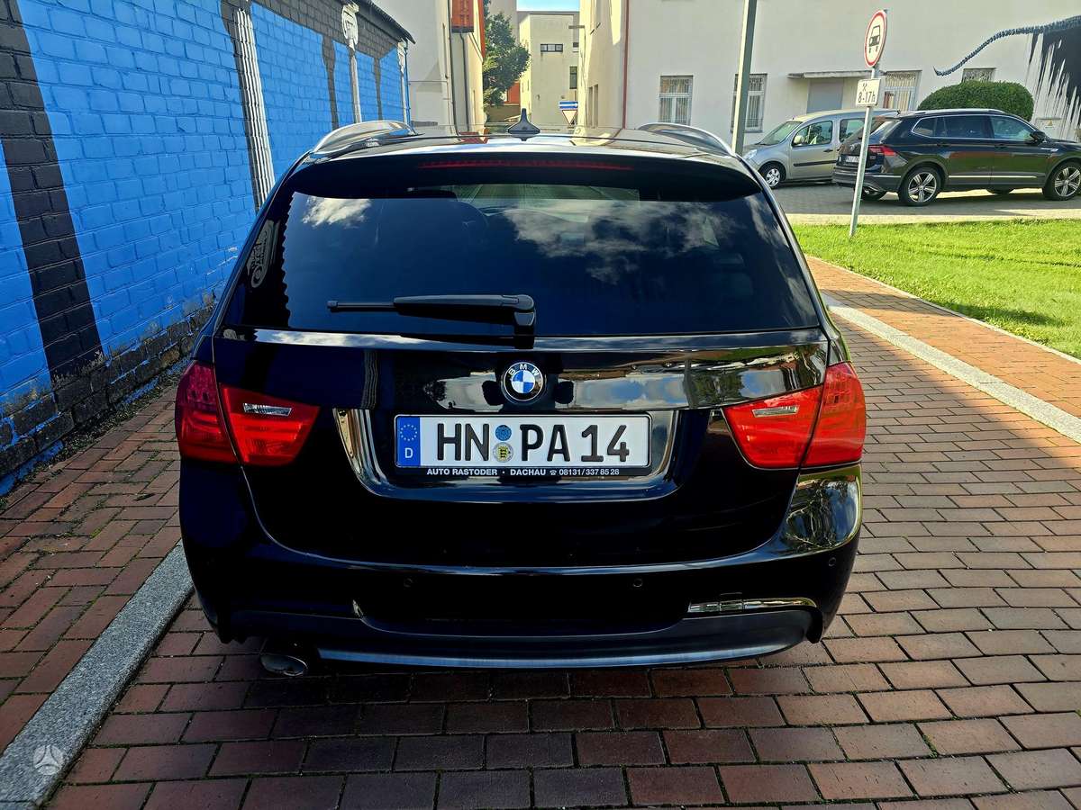 BMW 320 2011 — photo 7