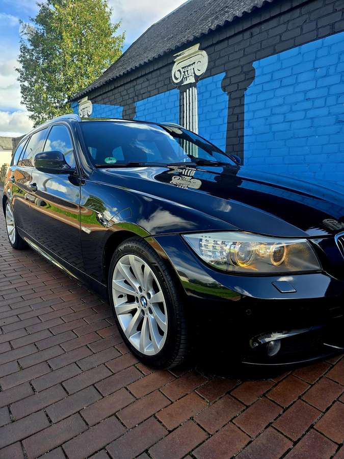BMW 320 2011 — photo 9