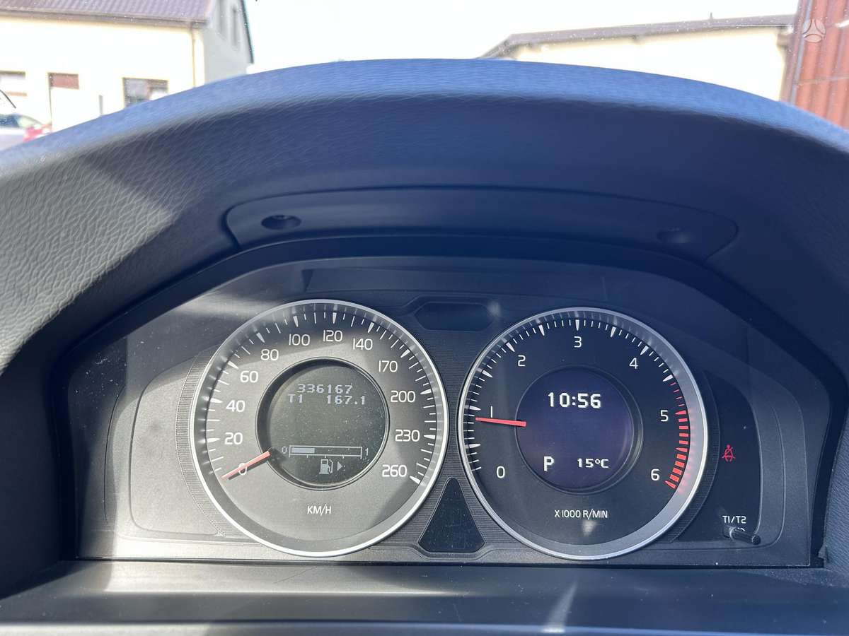 Volvo V60 2012 — photo 11
