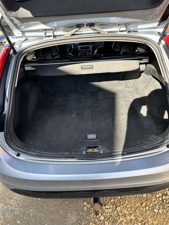 Volvo V60 2012 — photo 16