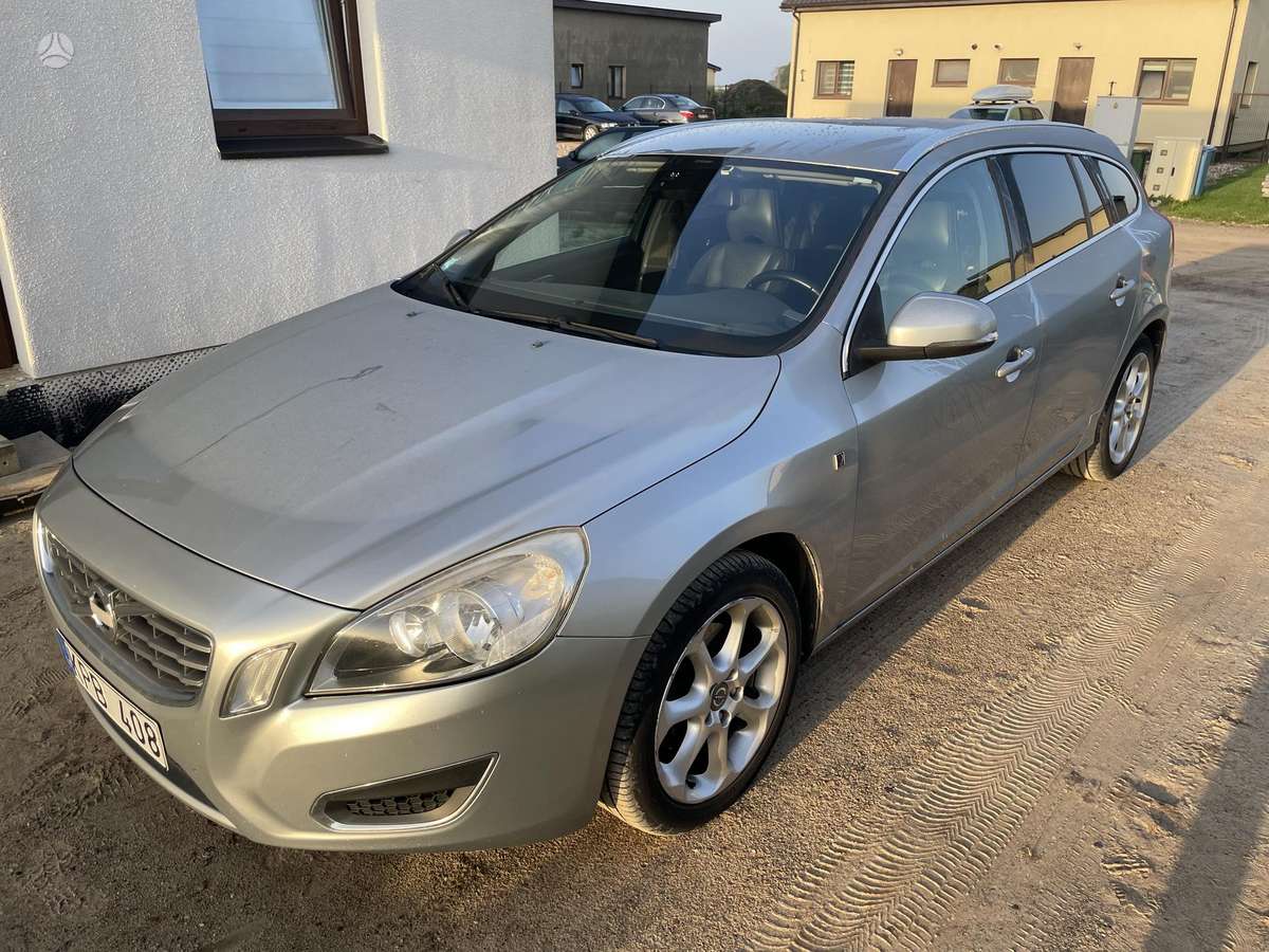 Volvo V60 2012 — photo 19