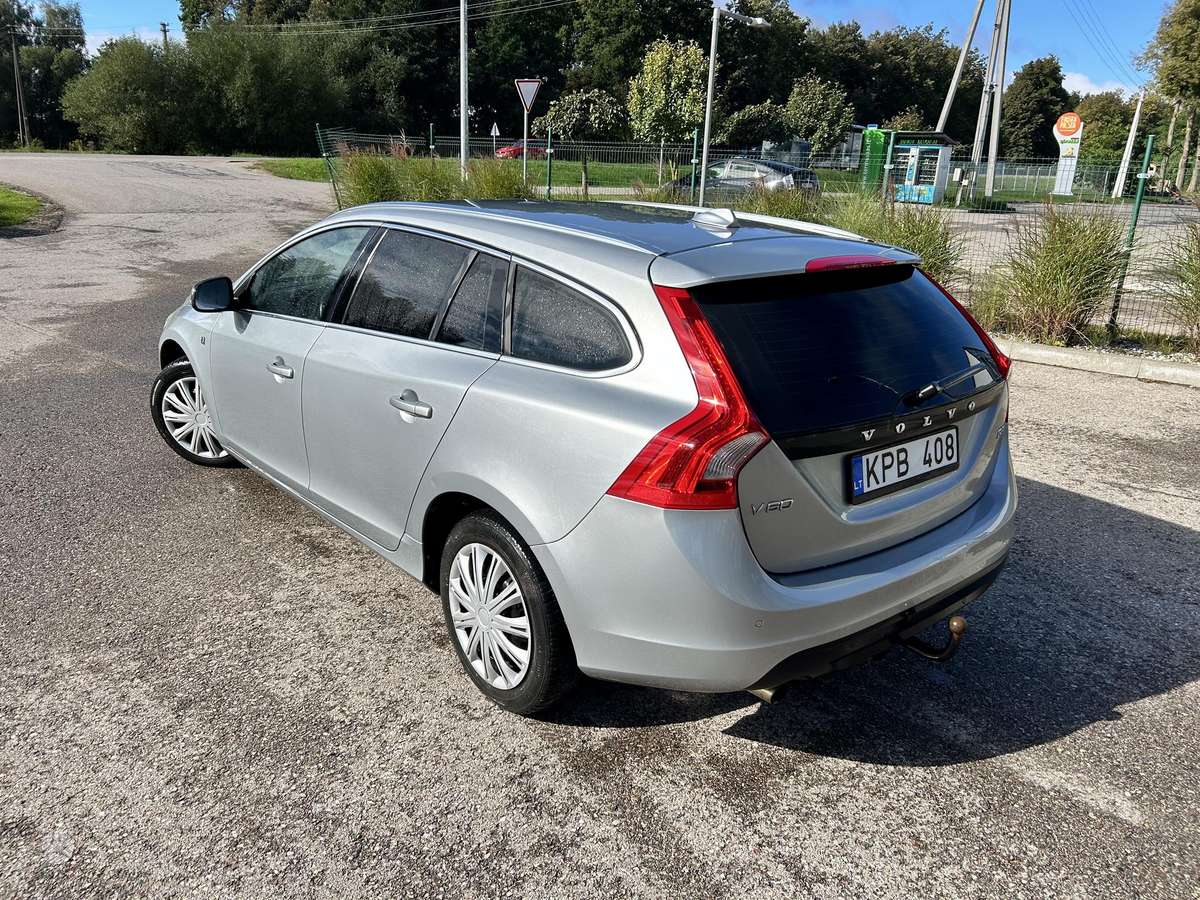 Volvo V60 2012 — photo 7