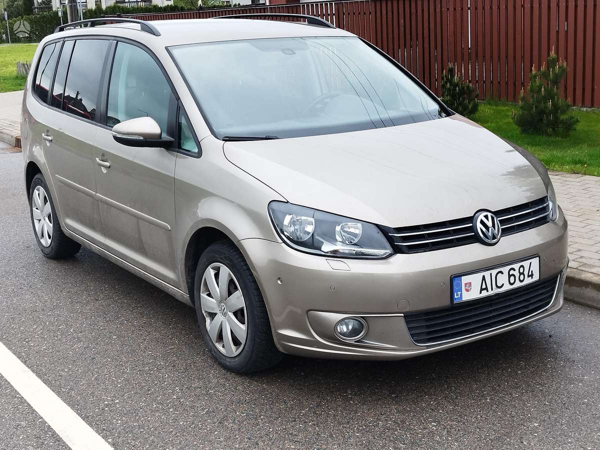 Volkswagen Touran 2013 — engine 1598 cm³, 105 HP (77kW)