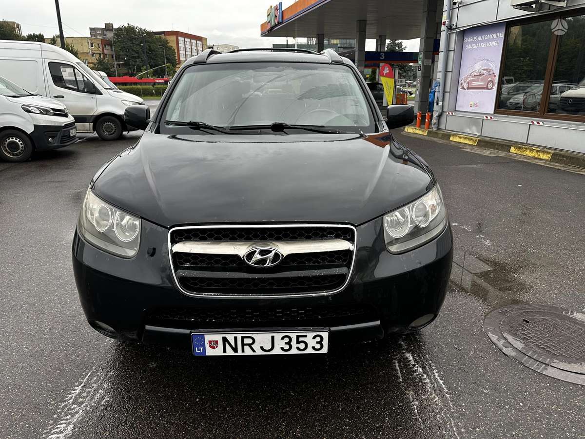 Hyundai Santa 2007 — rear view