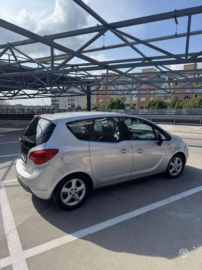 Opel Meriva 2012 — двигун 1398 cm³, 101 HP (74kW)
