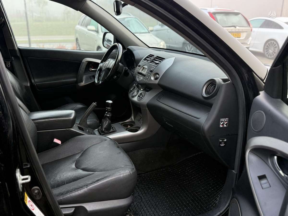 Toyota RAV4 2008 — photo 12