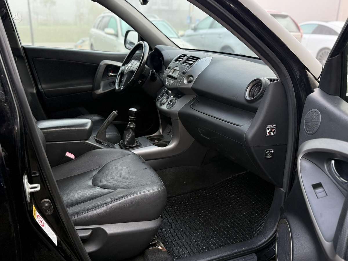 Toyota RAV4 2008 — photo 9