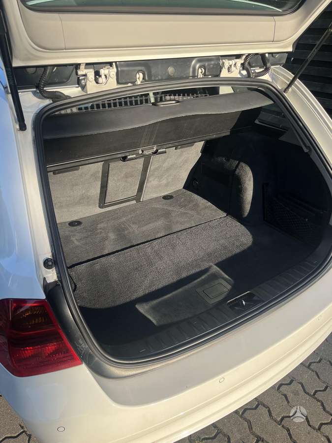 BMW 320 2008 — photo 13