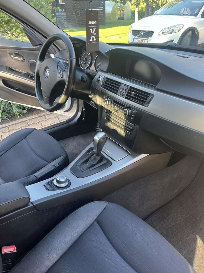 BMW 320 2008 — photo 17