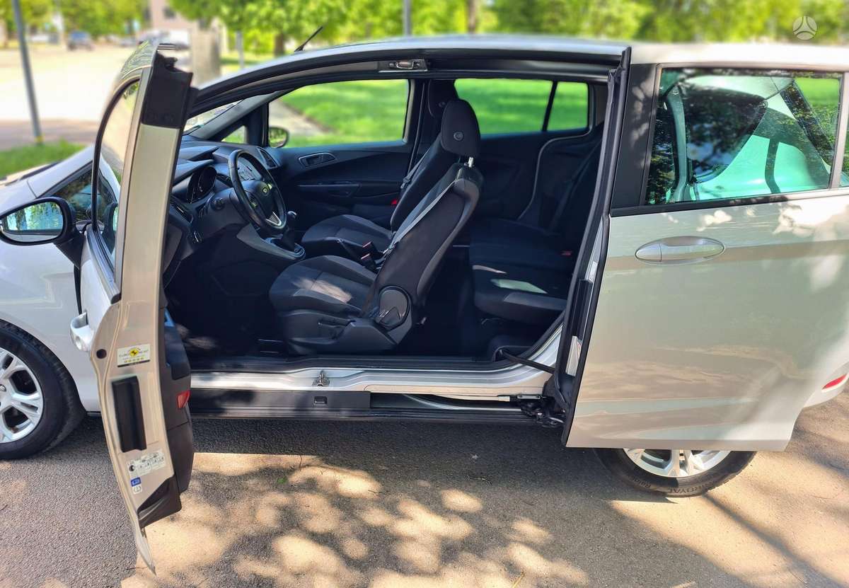 Ford B-MAX 2015 — photo 11