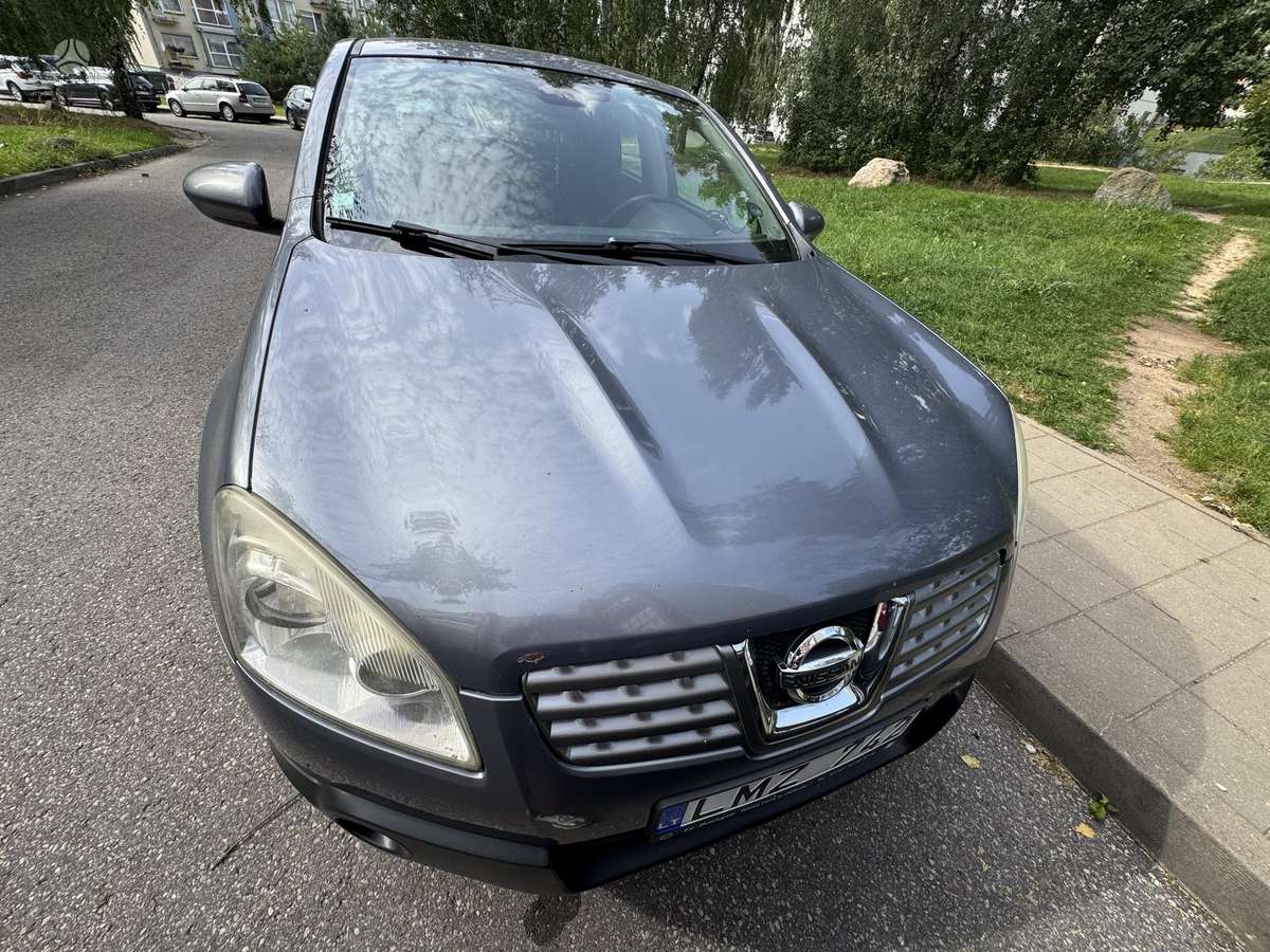 Nissan Qashqai 2009 — rear view
