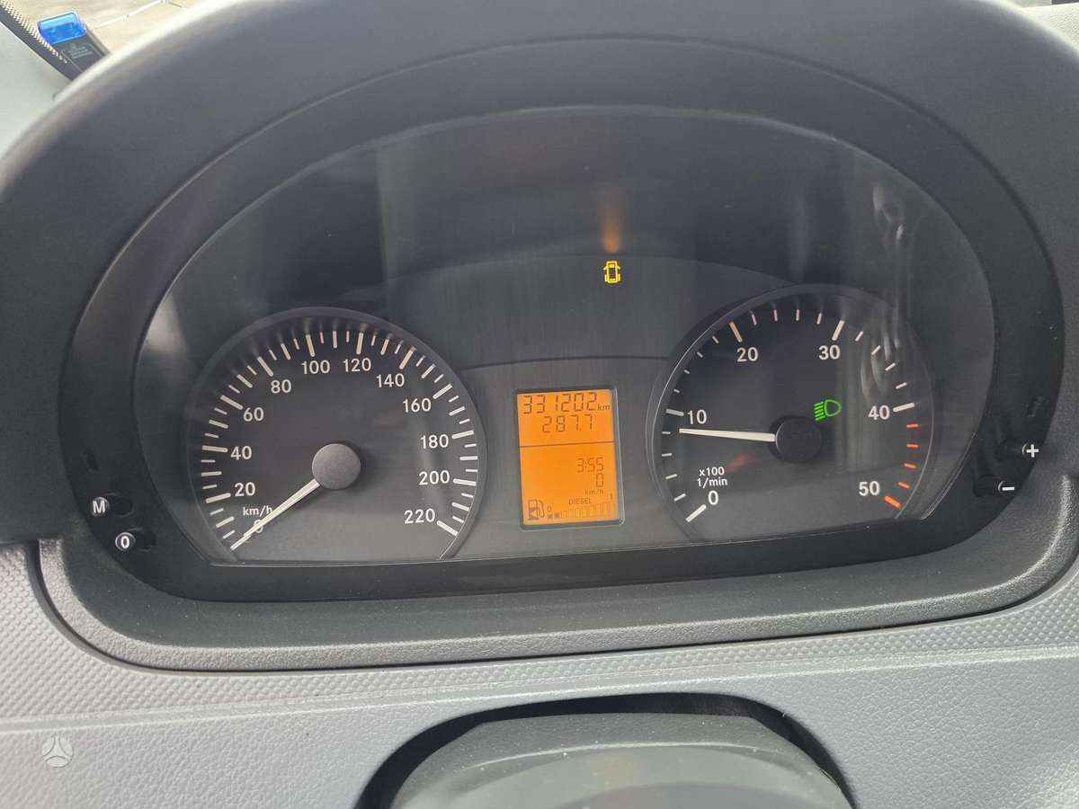 Mercedes-Benz Vito 2010 — photo 9