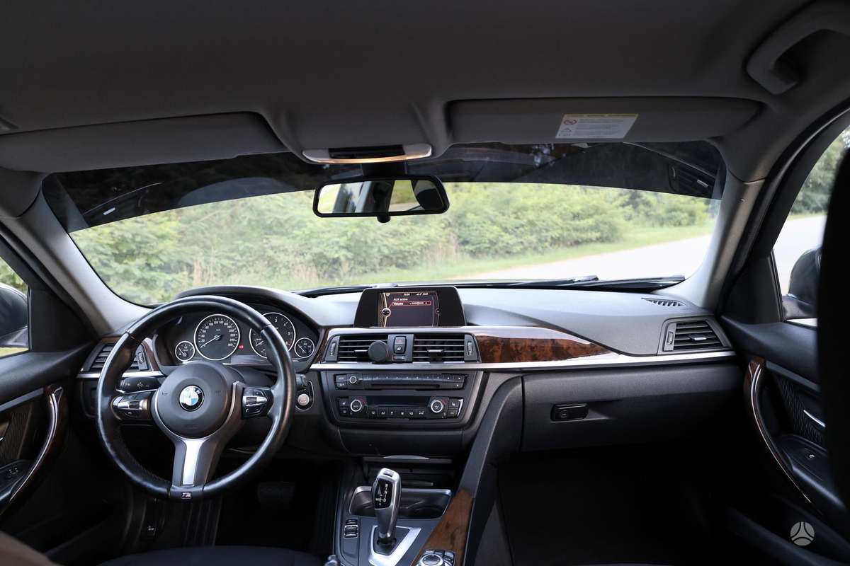 BMW 320 2013 — photo 10