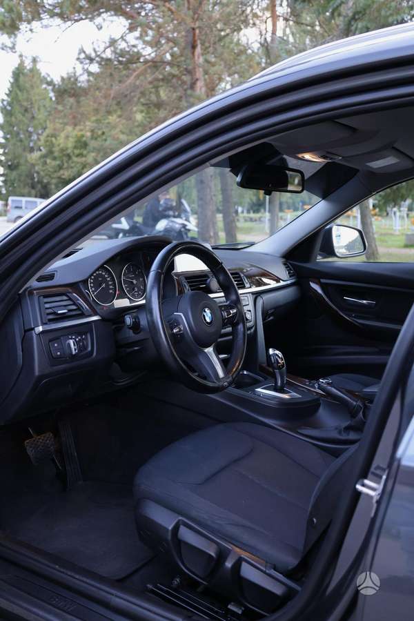 BMW 320 2013 — photo 11