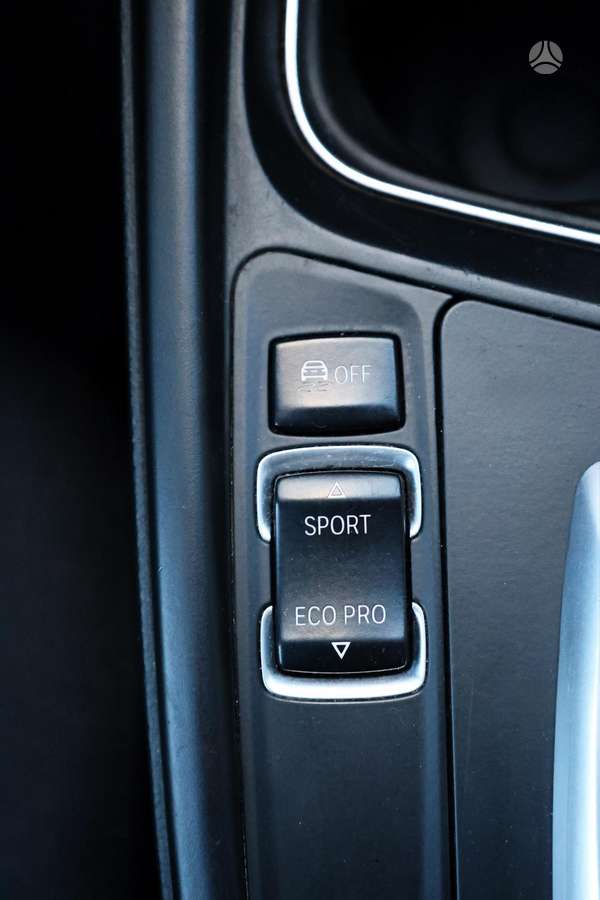 BMW 320 2013 — photo 18
