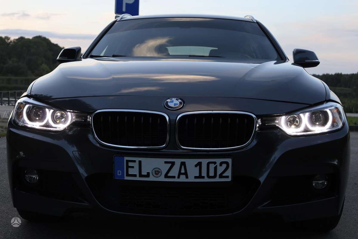 BMW 320 2013 — interior