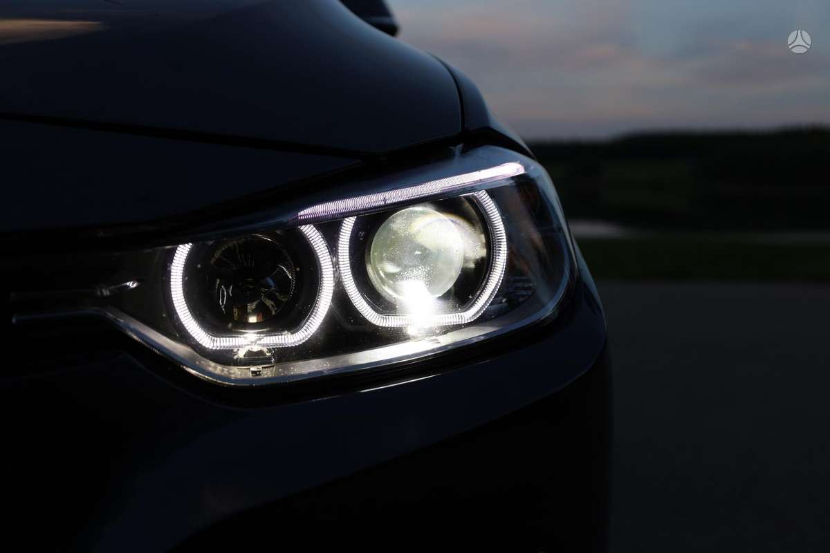 BMW 320 2013 — engine 2000 cm³, 143 HP (105kW)