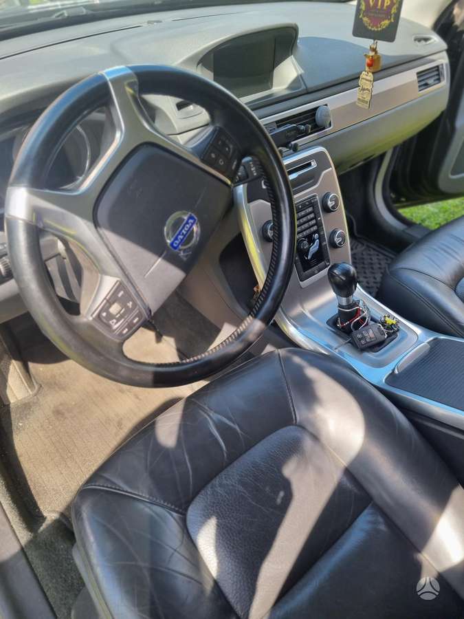 Volvo V70 2013 — photo 10