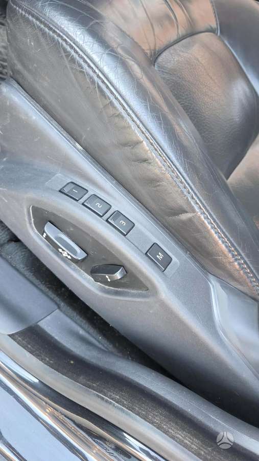 Volvo V70 2013 — photo 11