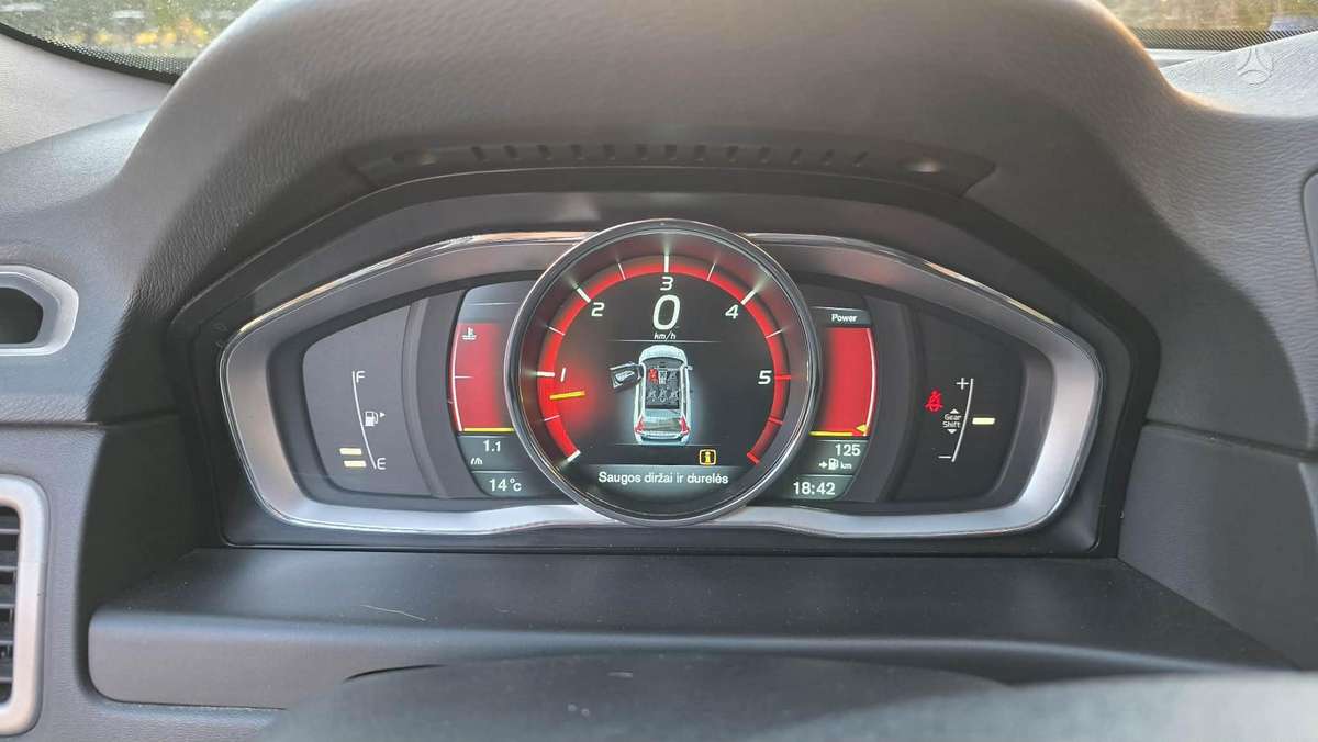 Volvo V70 2013 — photo 12