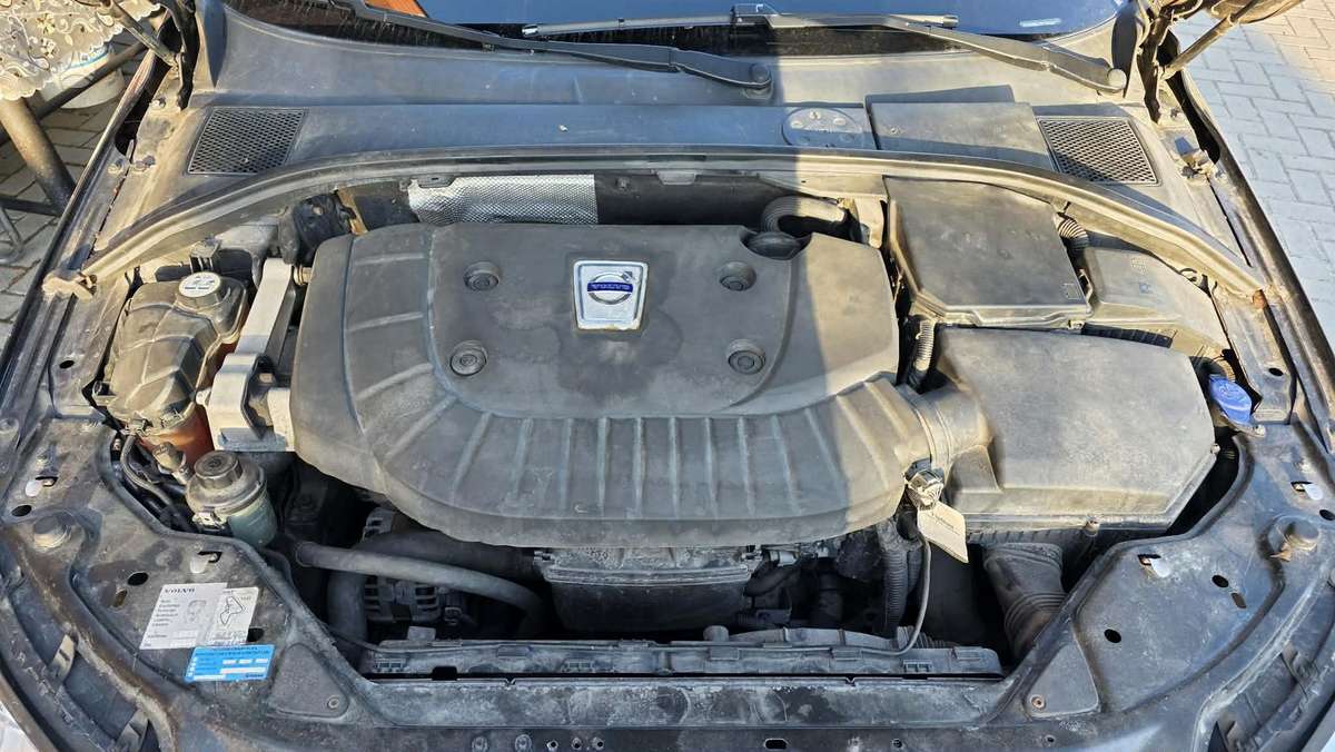 Volvo V70 2013 — photo 14