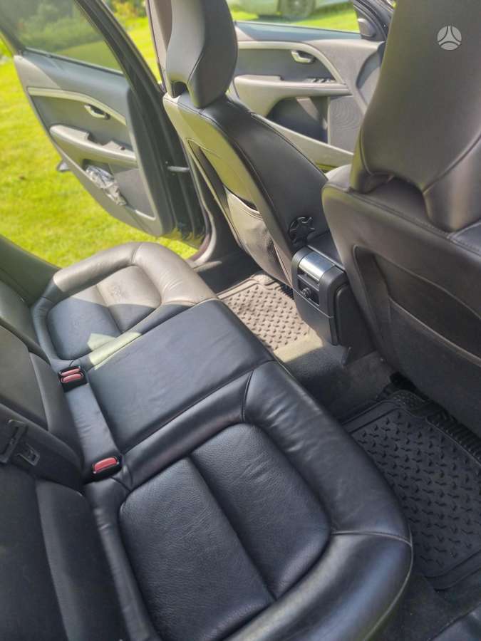 Volvo V70 2013 — photo 8