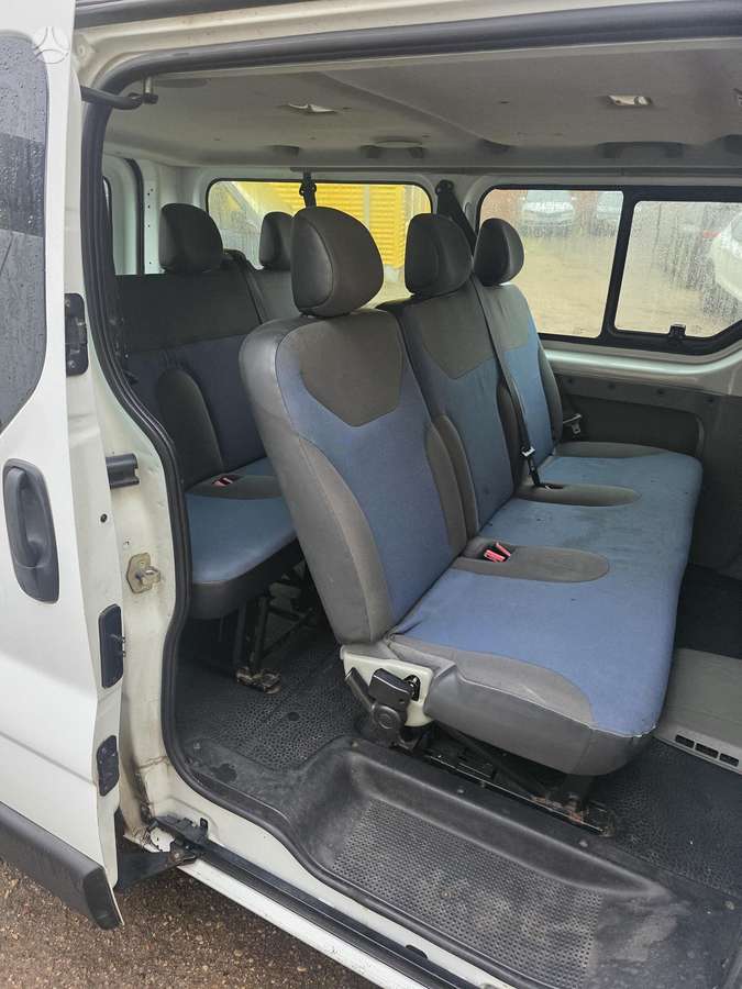 Renault Trafic 2012 — photo 10