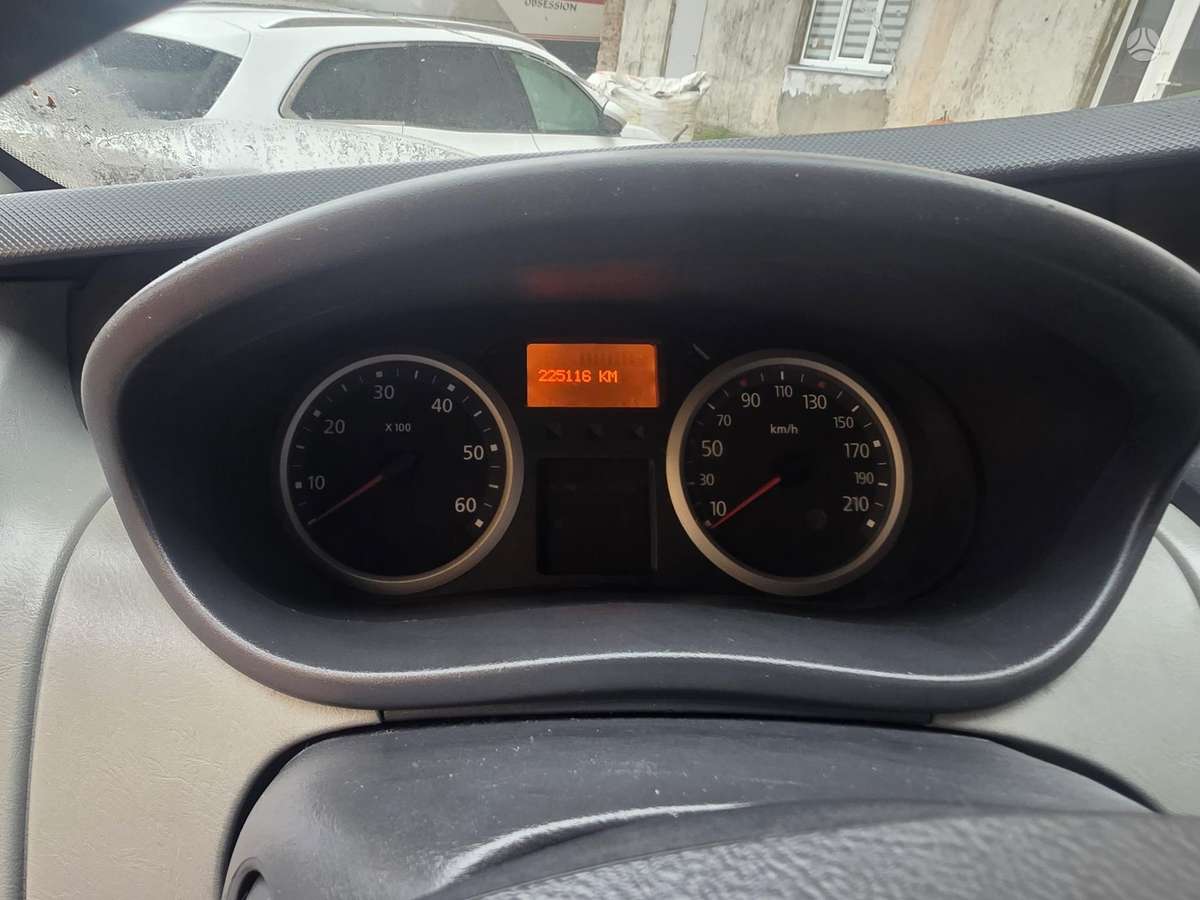 Renault Trafic 2012 — photo 11