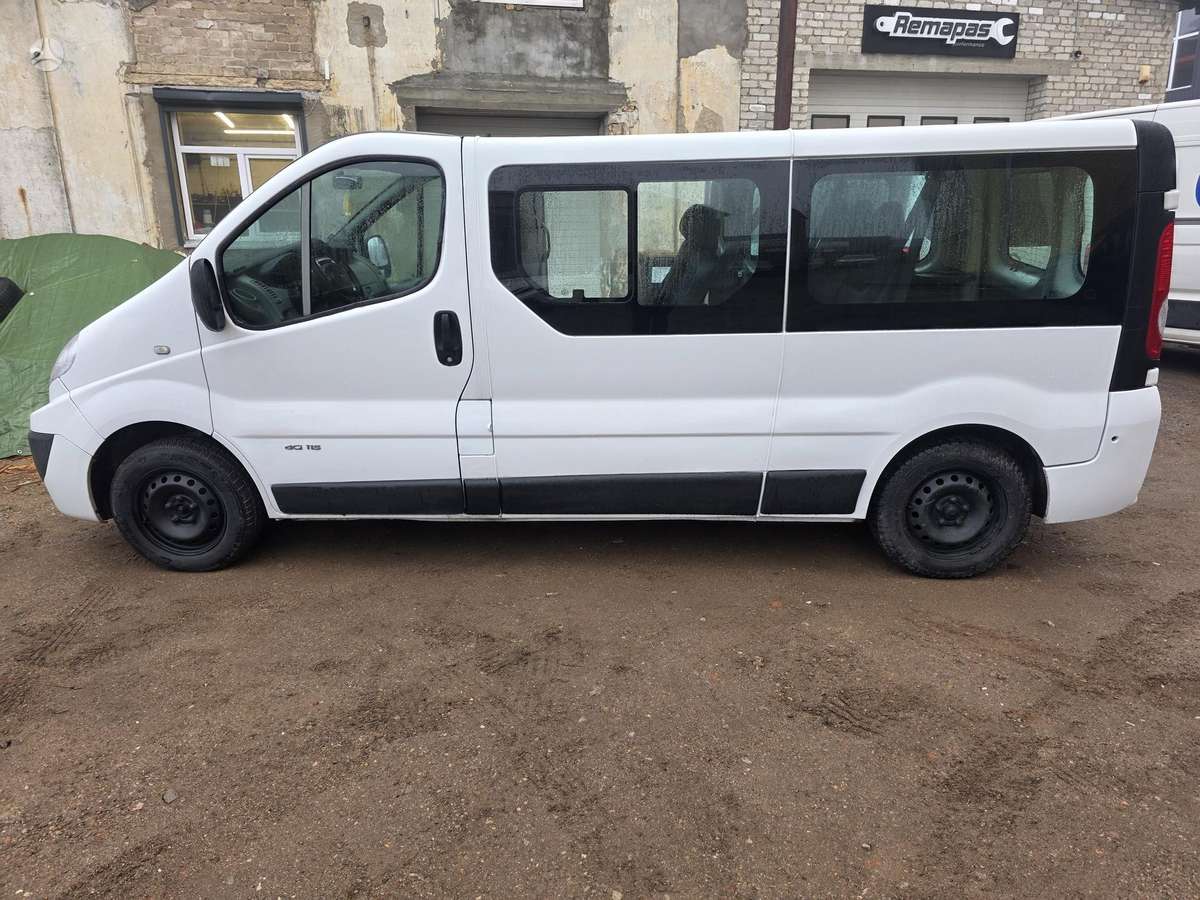 Renault Trafic 2012 — photo 6
