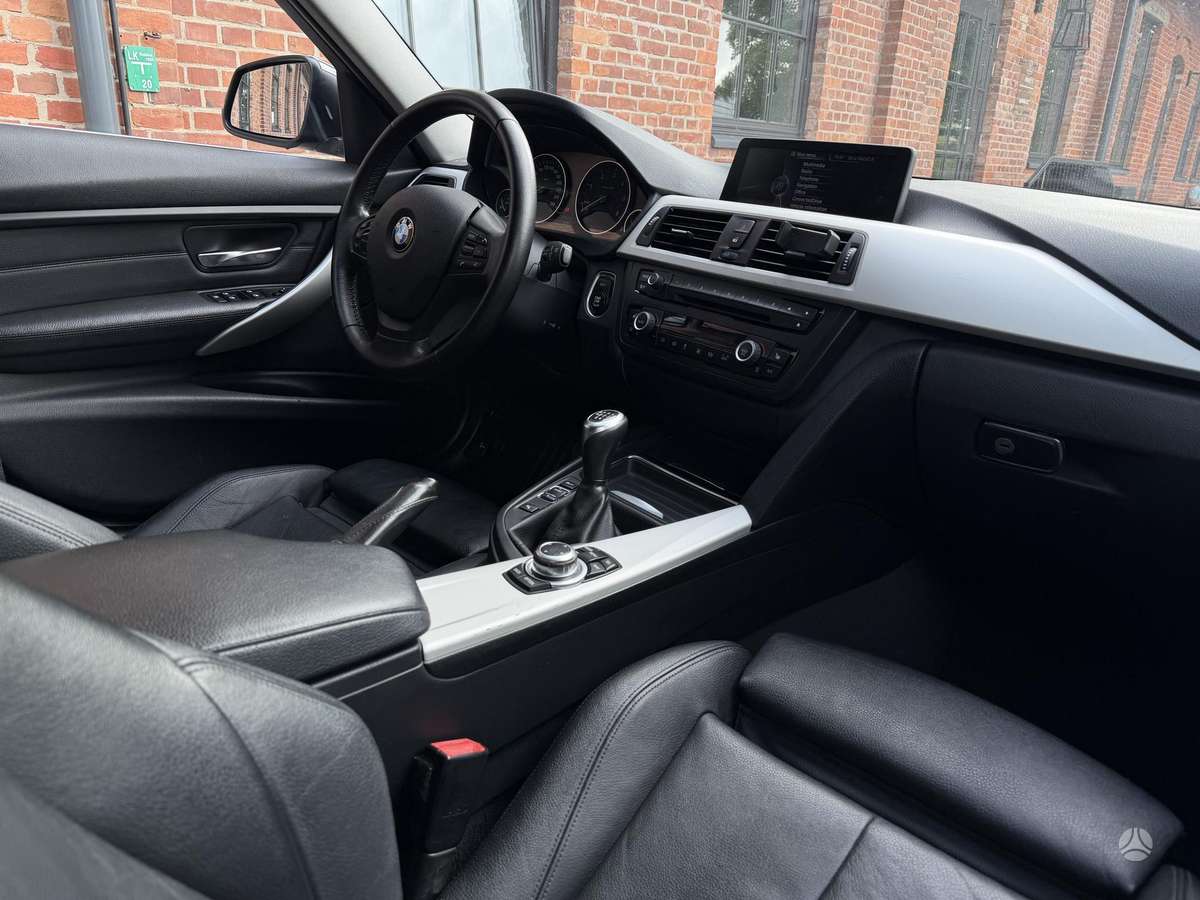 BMW 320 2013 — photo 12